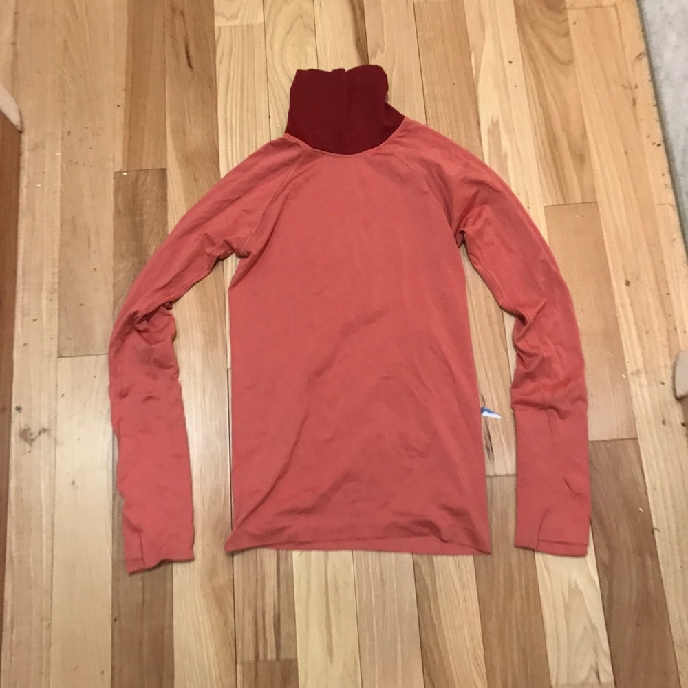 Lululemon roksanda mock neck shirt